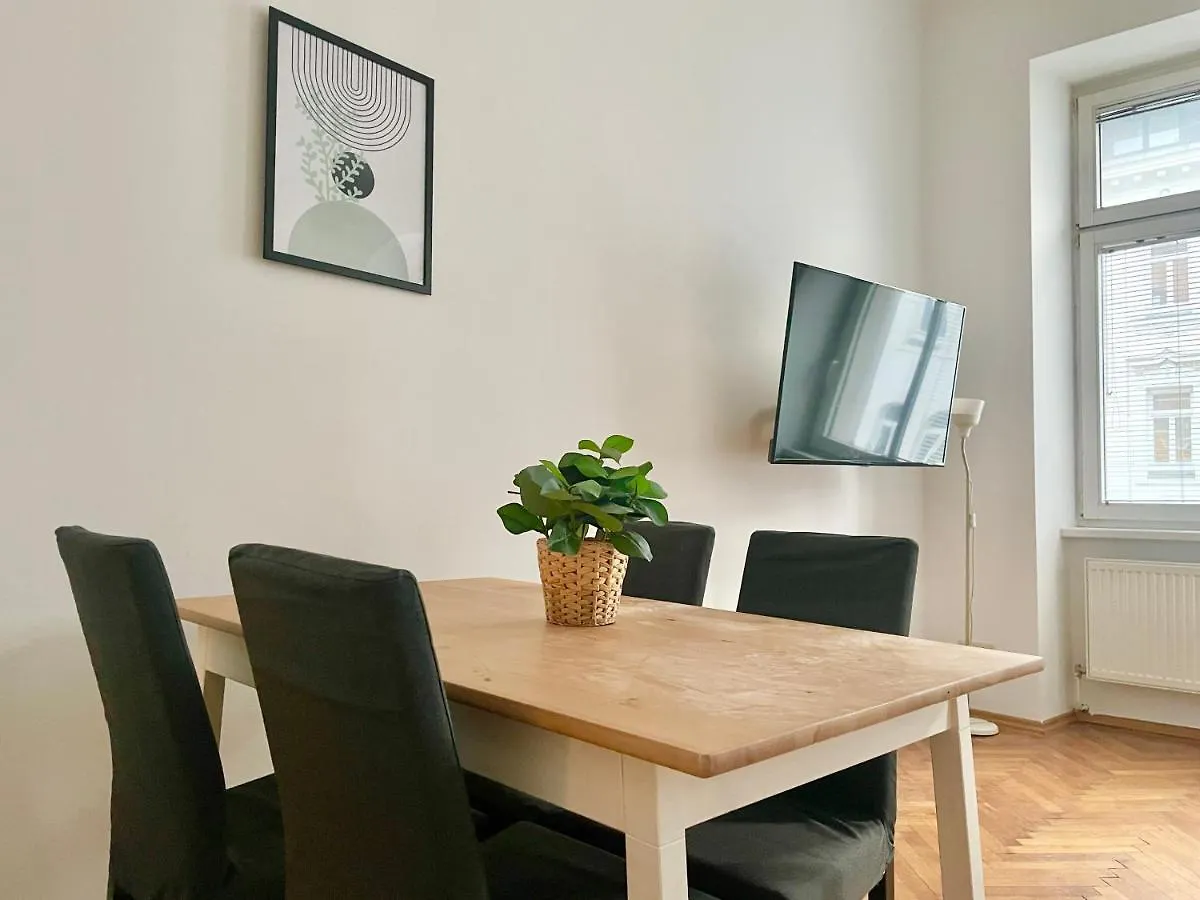 Calm & Sunny Apartment Vienna