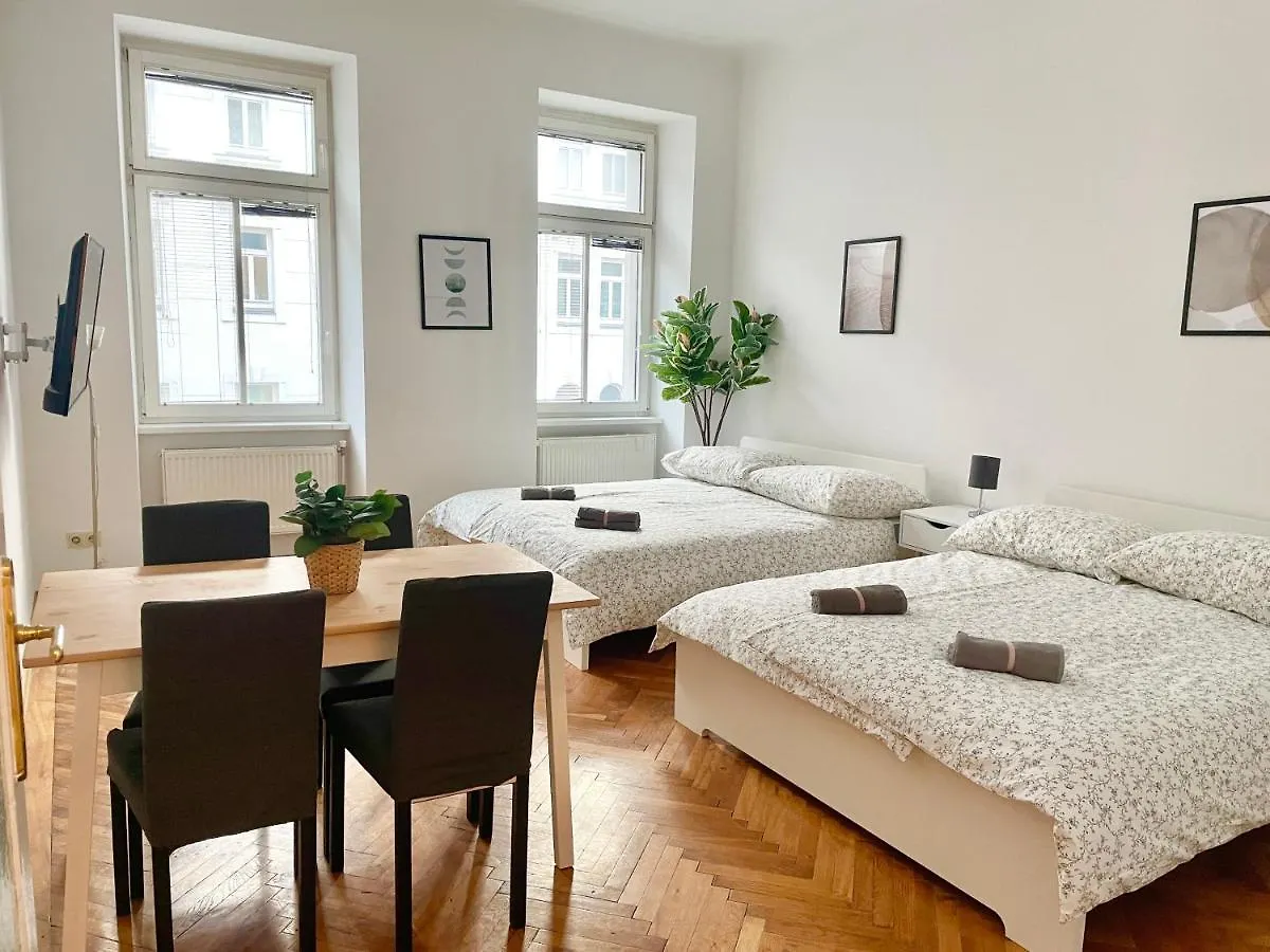 Calm & Sunny Apartment Vienna