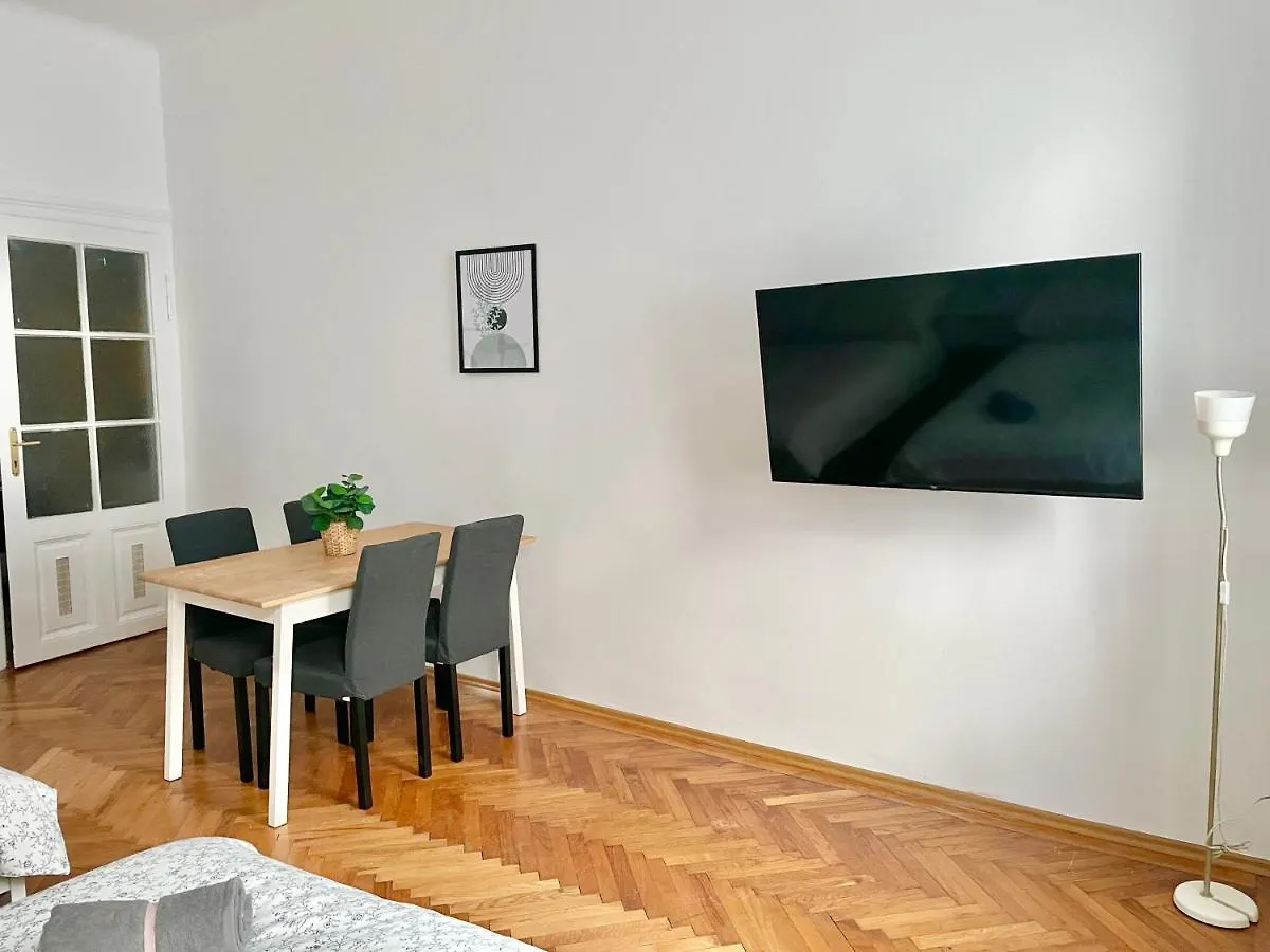 Calm & Sunny Apartment Vienna