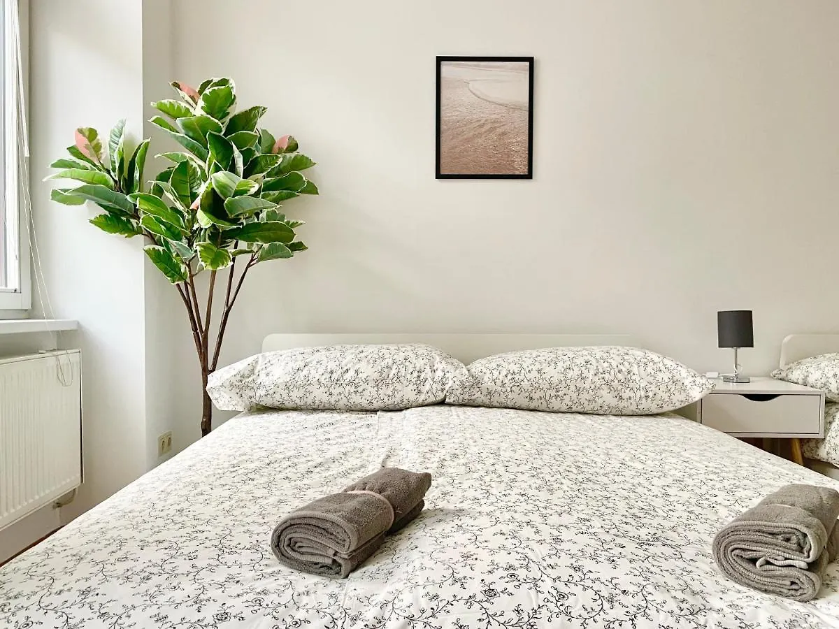 Calm & Sunny Apartment Vienna Austria