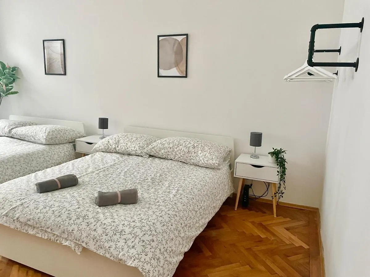 Calm & Sunny Apartment Vienna Austria